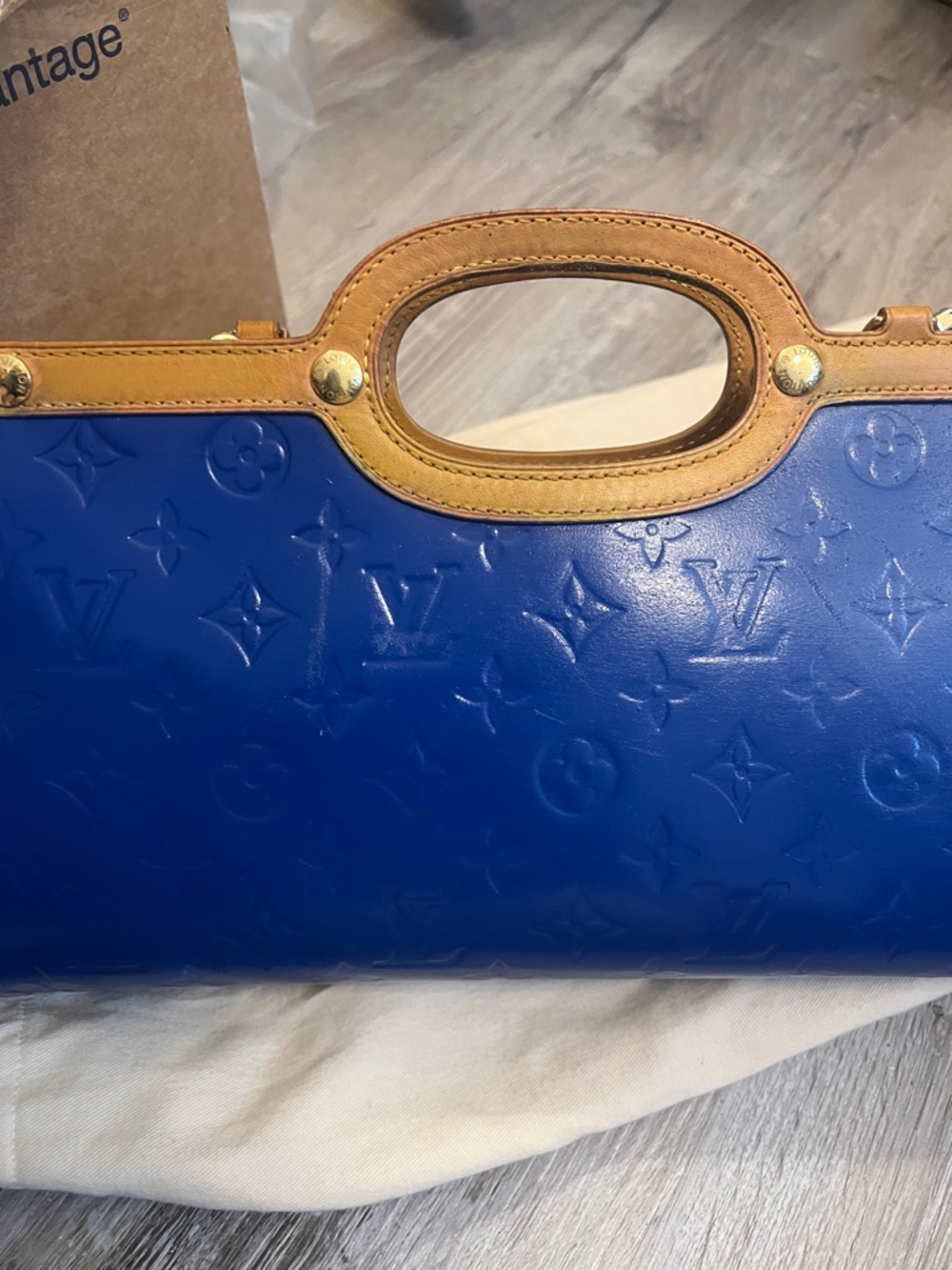 Authentic pre-loved LV Handbag with removable strap and dust bag - Picture 3 of 6